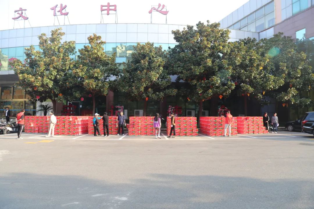 佳节又重阳 | 城阳街道后田社区老年人礼包大派送